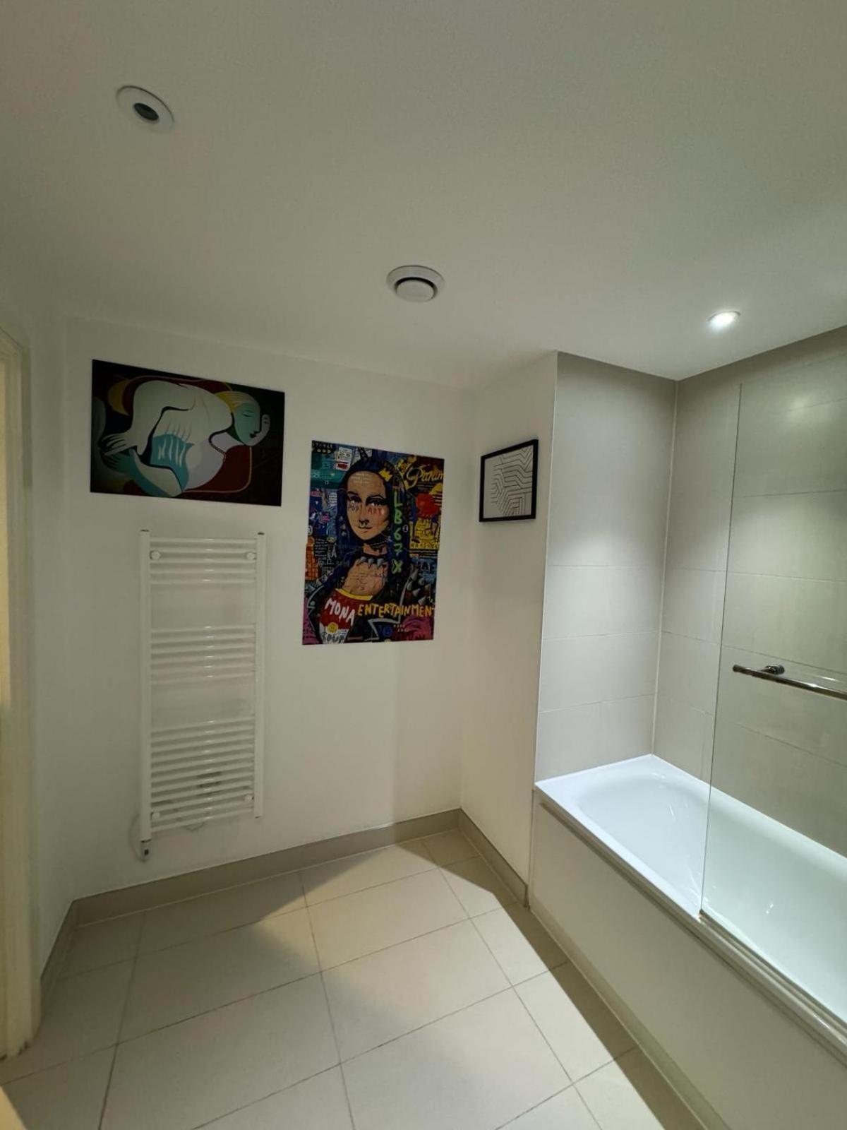 Greenwich Riverside Apartment
