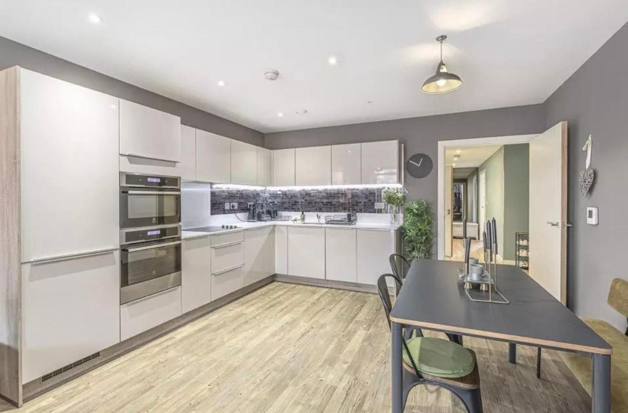 Greenwich Riverside Apartment